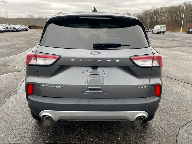 Used 2022 Ford Escape Titanium AWD/4WD image 4