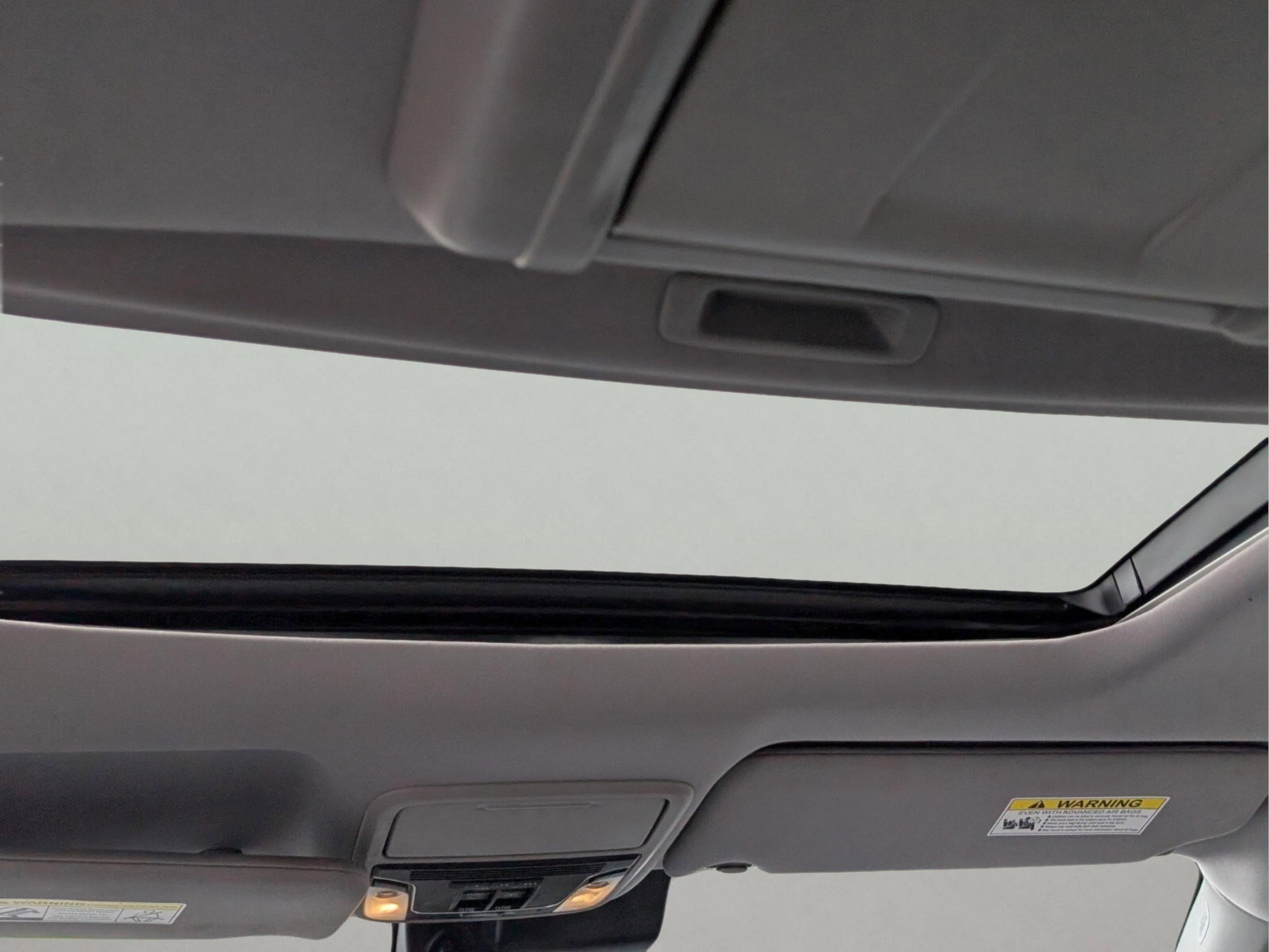 Used 2018 Honda Pilot Elite image 32