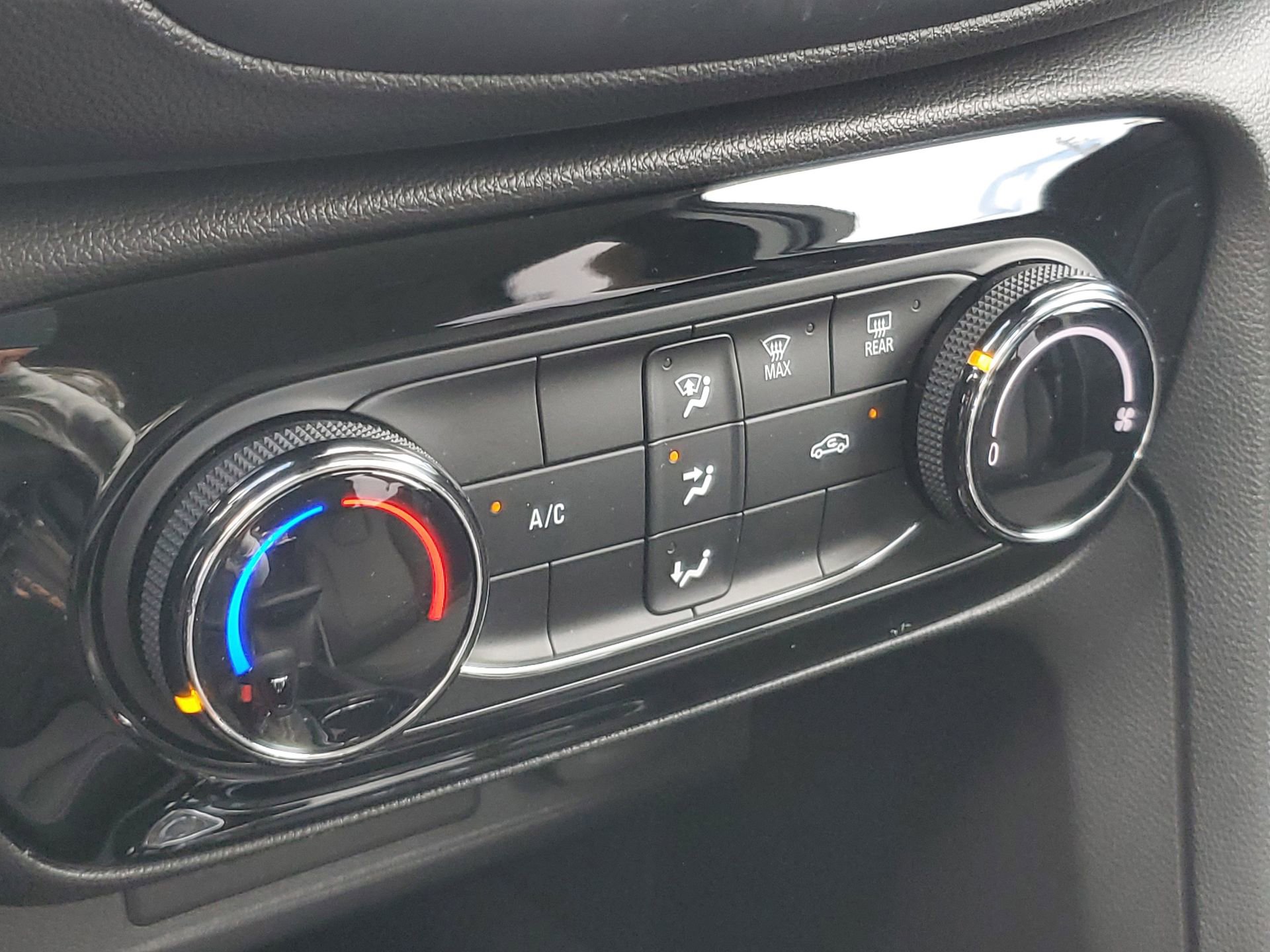 Used 2021 Buick Encore GX Preferred image 27