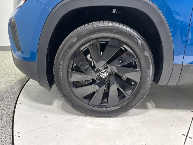 Used 2025 Volkswagen Atlas Cross Sport SE w/ Panoramic Sunroof Package AWD/4WD image 8