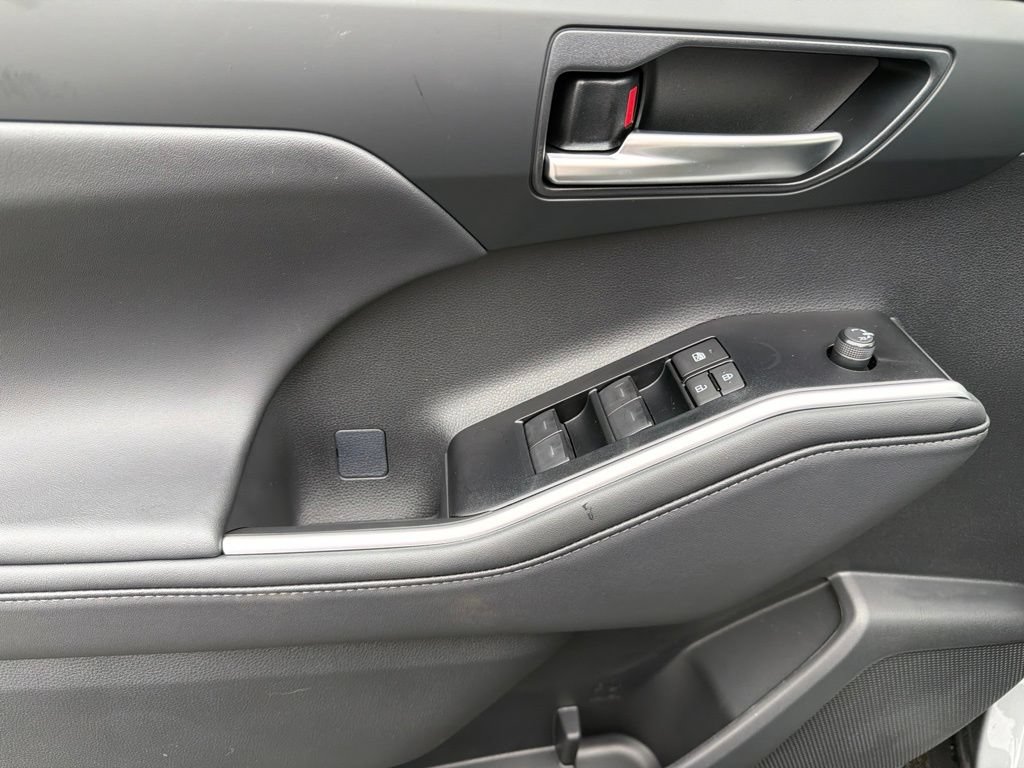 New 2026 Toyota Highlander XLE AWD/4WD image 11