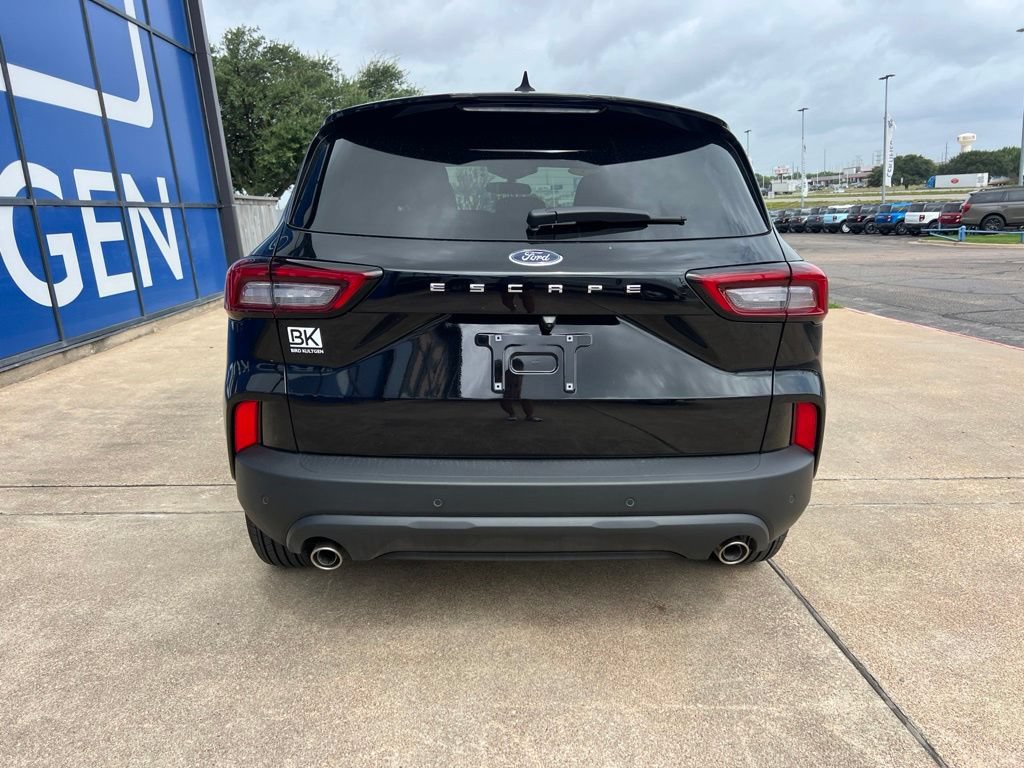 Used 2025 Ford Escape ST-Line w/ Tech Pack #1 FWD image 7