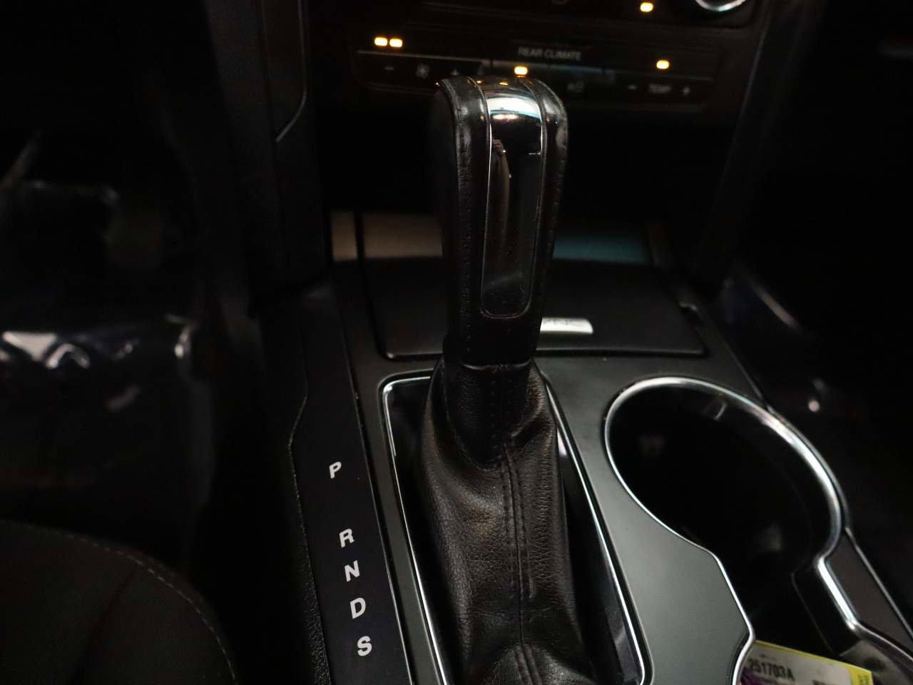 Used 2017 Ford Explorer XLT image 9