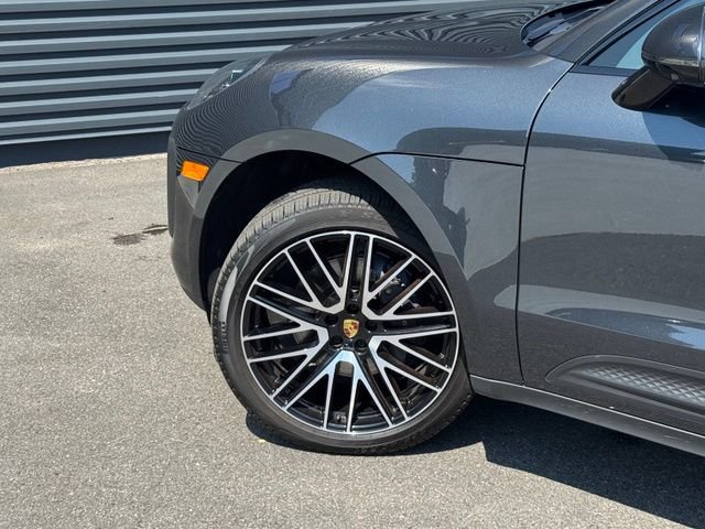 Certified 2026 Porsche Macan AWD/4WD image 12