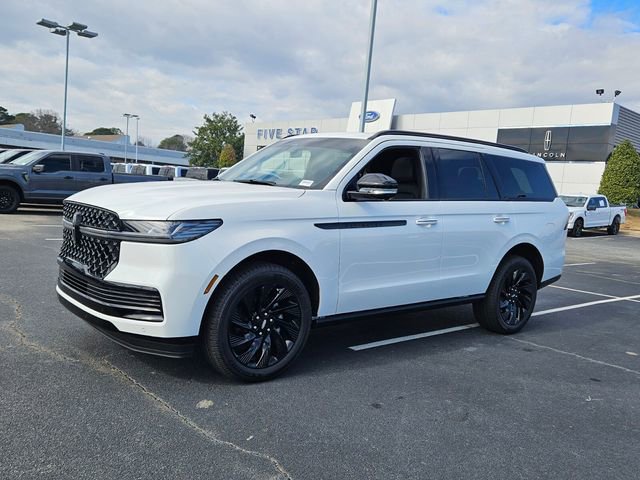 New 2025 Lincoln Navigator Reserve w/ Jet Appearance Package AWD/4WD image 3
