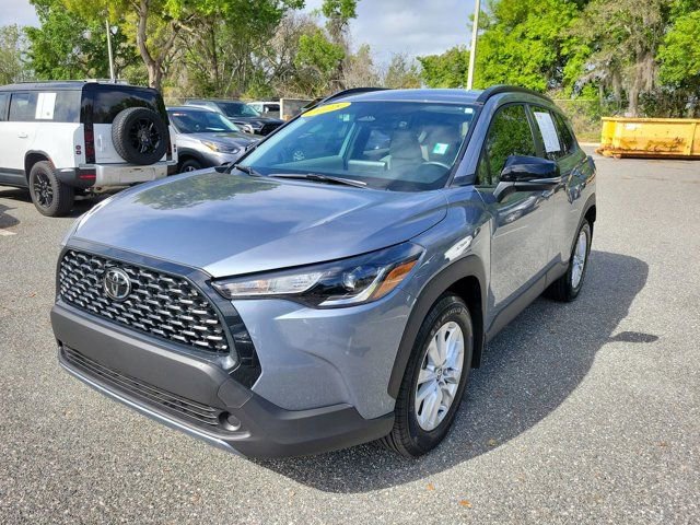 Used 2025 Toyota Corolla Cross LE image 14