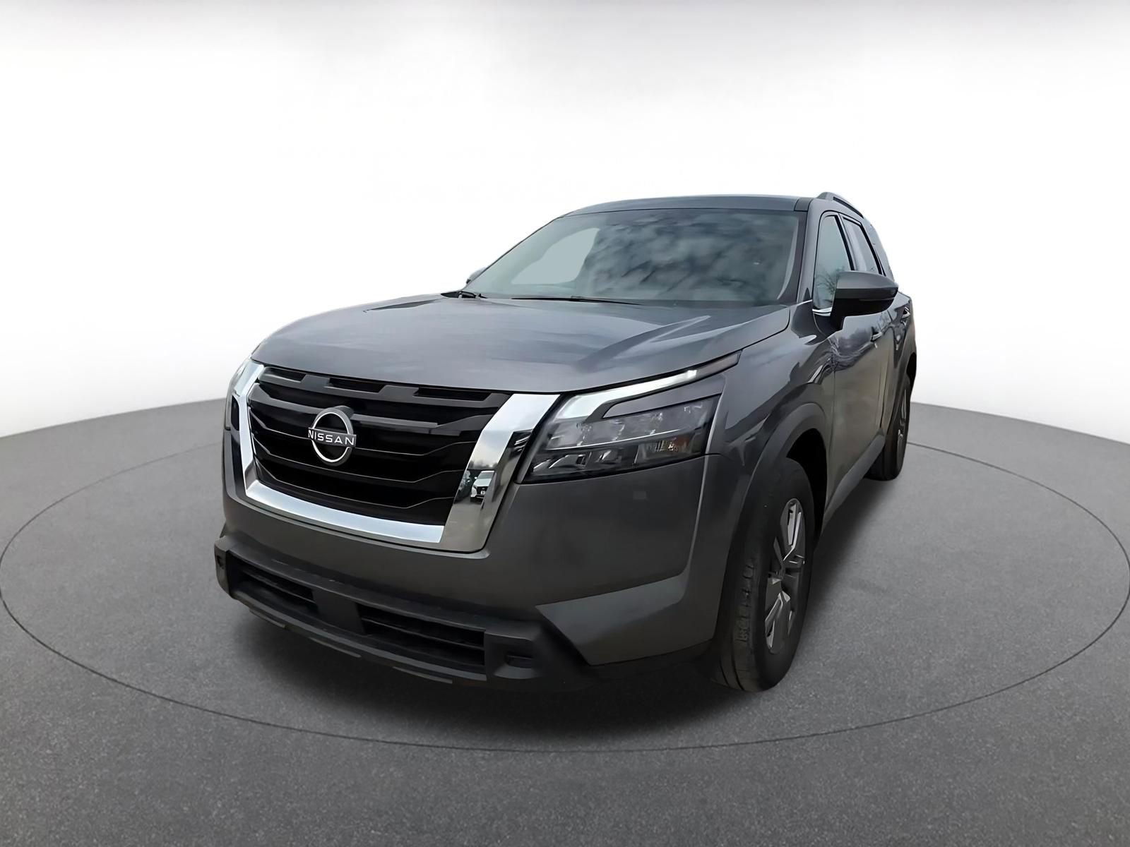 Used 2025 Nissan Pathfinder SV image 7