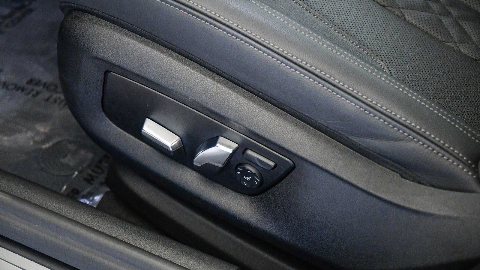 Certified 2023 BMW 530e w/ Premium Package image 22