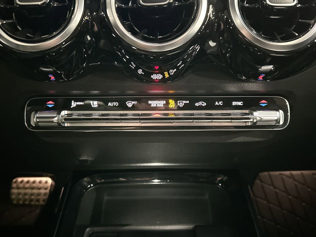 Used 2020 Mercedes-Benz GLB 250 4MATIC image 12