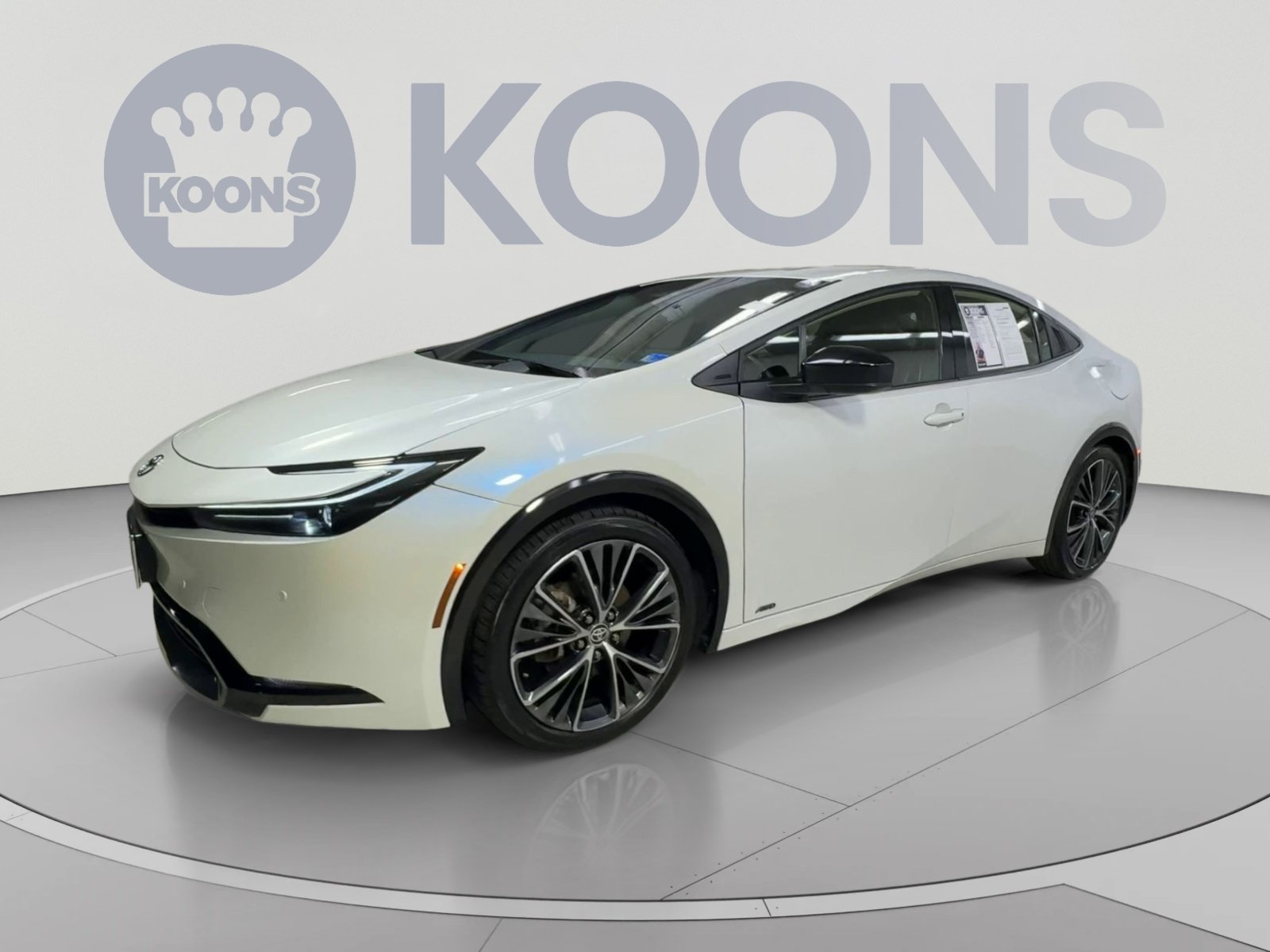 Used 2024 Toyota Prius XLE AWD/4WD image 5