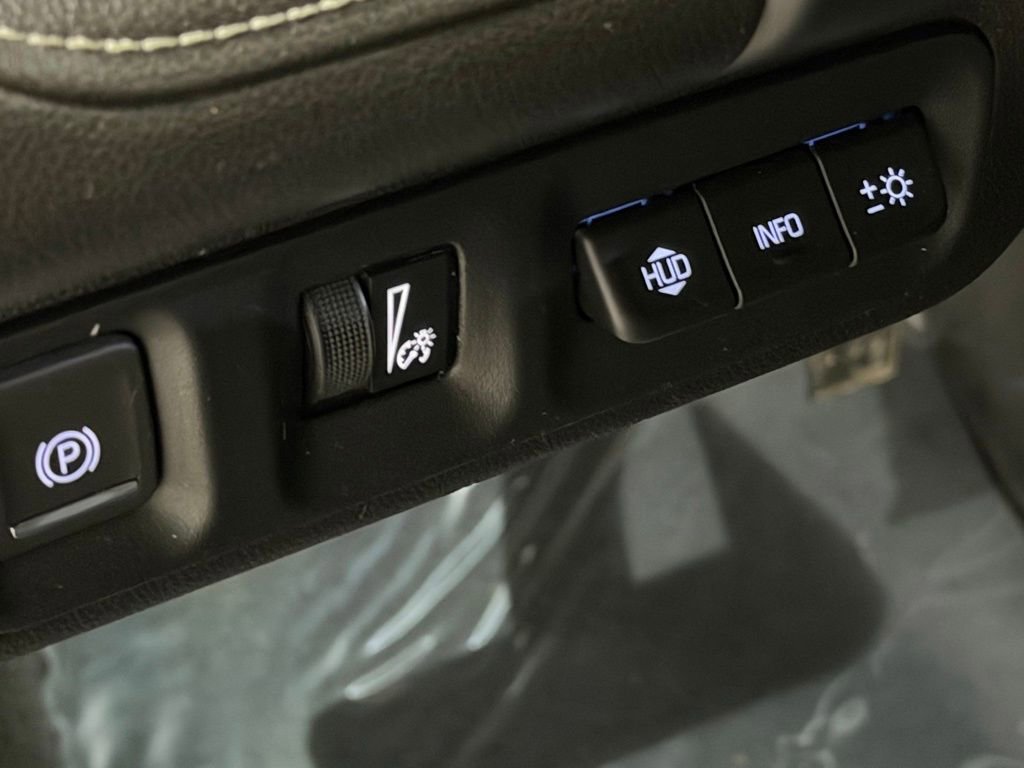 Used 2021 GMC Acadia Denali w/ Denali Technology Package image 19