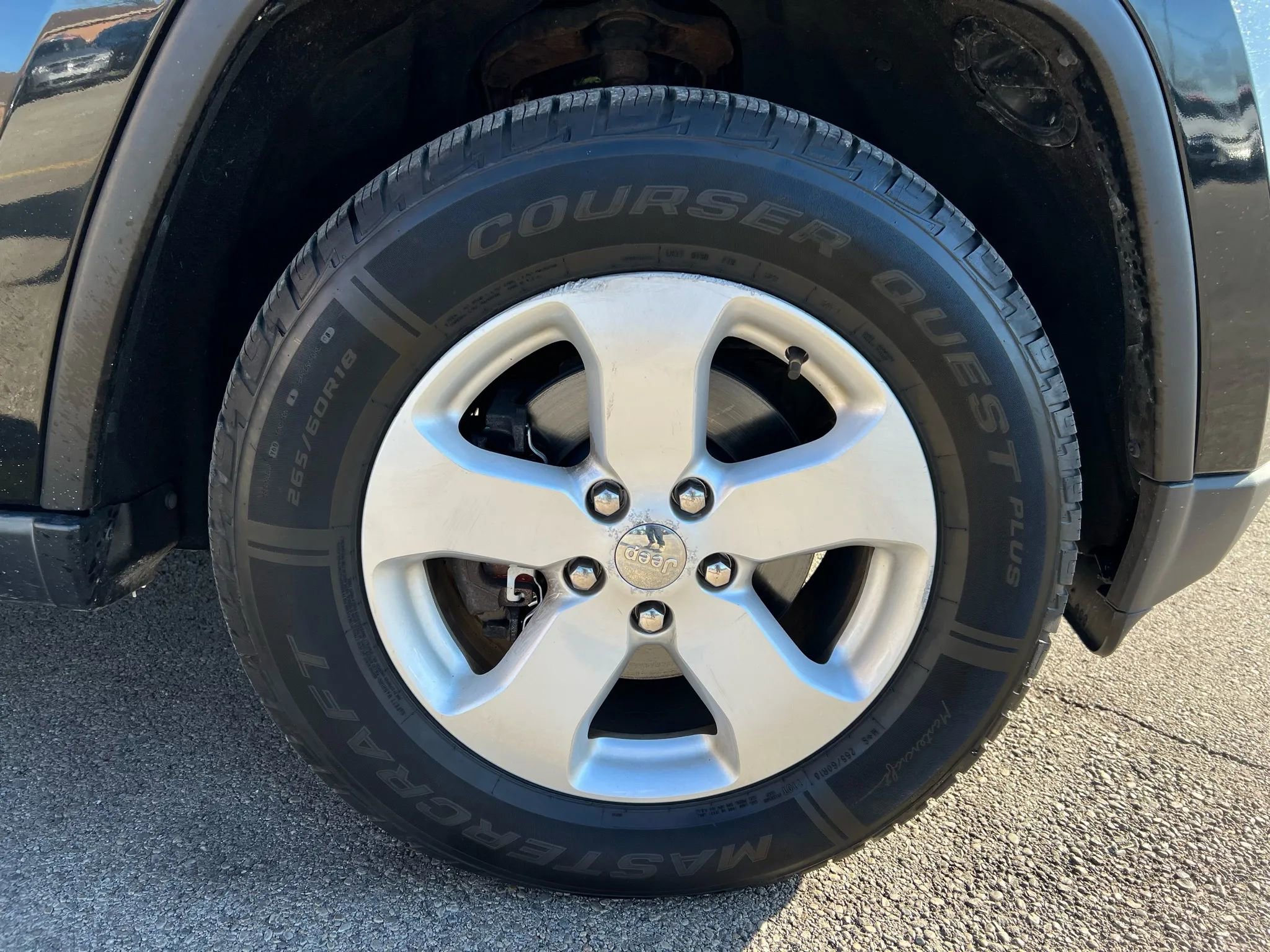 Used 2012 Jeep Grand Cherokee Laredo w/ Laredo E Group image 10