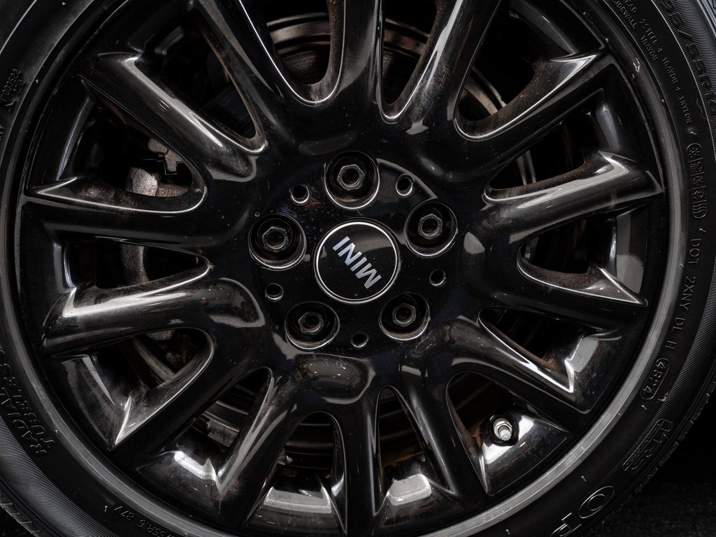 Used 2023 MINI Cooper 2-Door Hardtop image 8