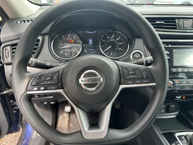 Used 2017 Nissan Rogue SV AWD/4WD image 16