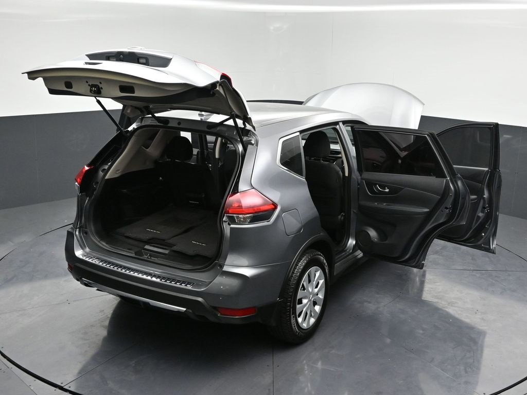 Used 2018 Nissan Rogue S image 34