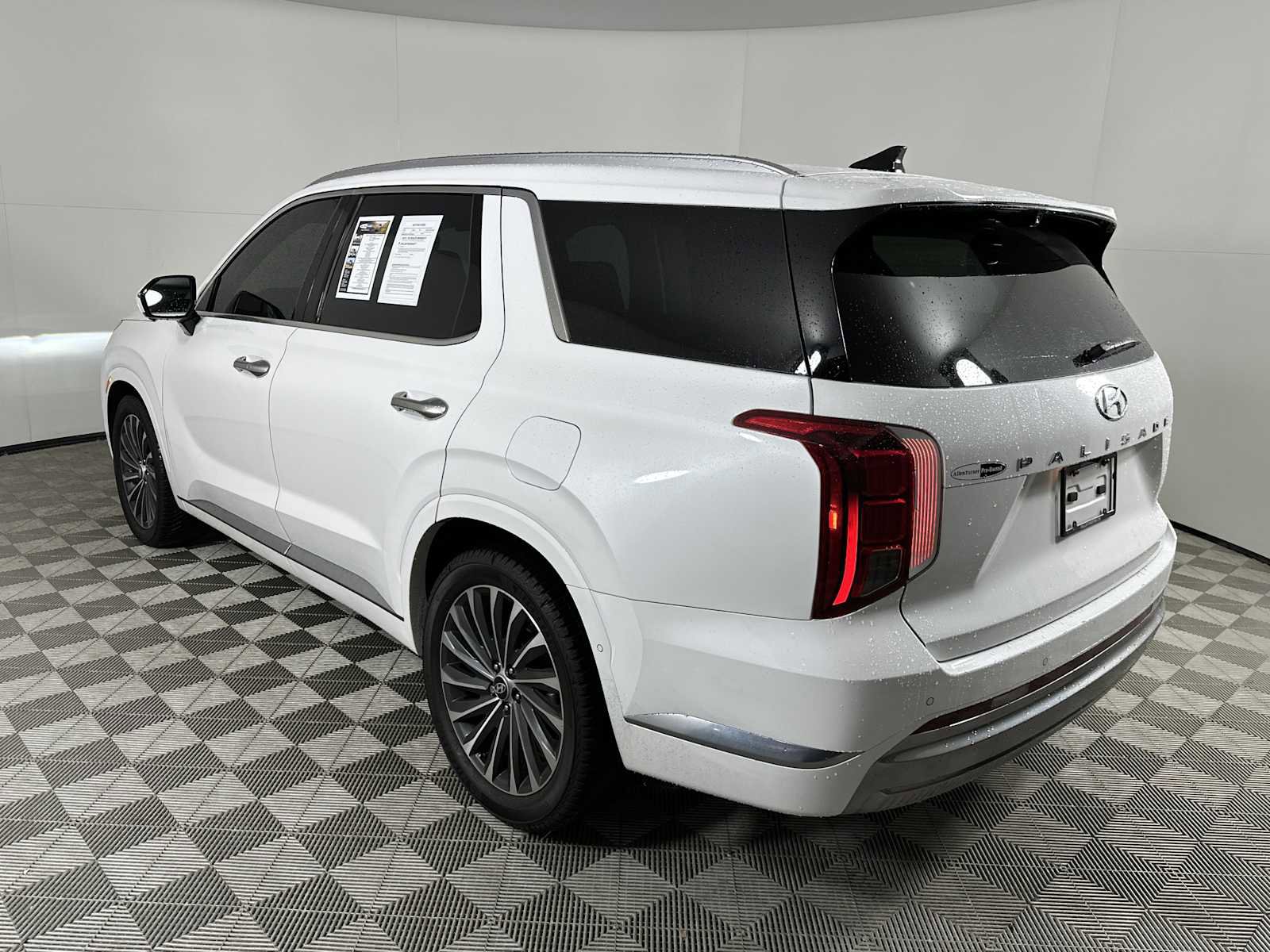 Used 2023 Hyundai Palisade Calligraphy FWD image 6