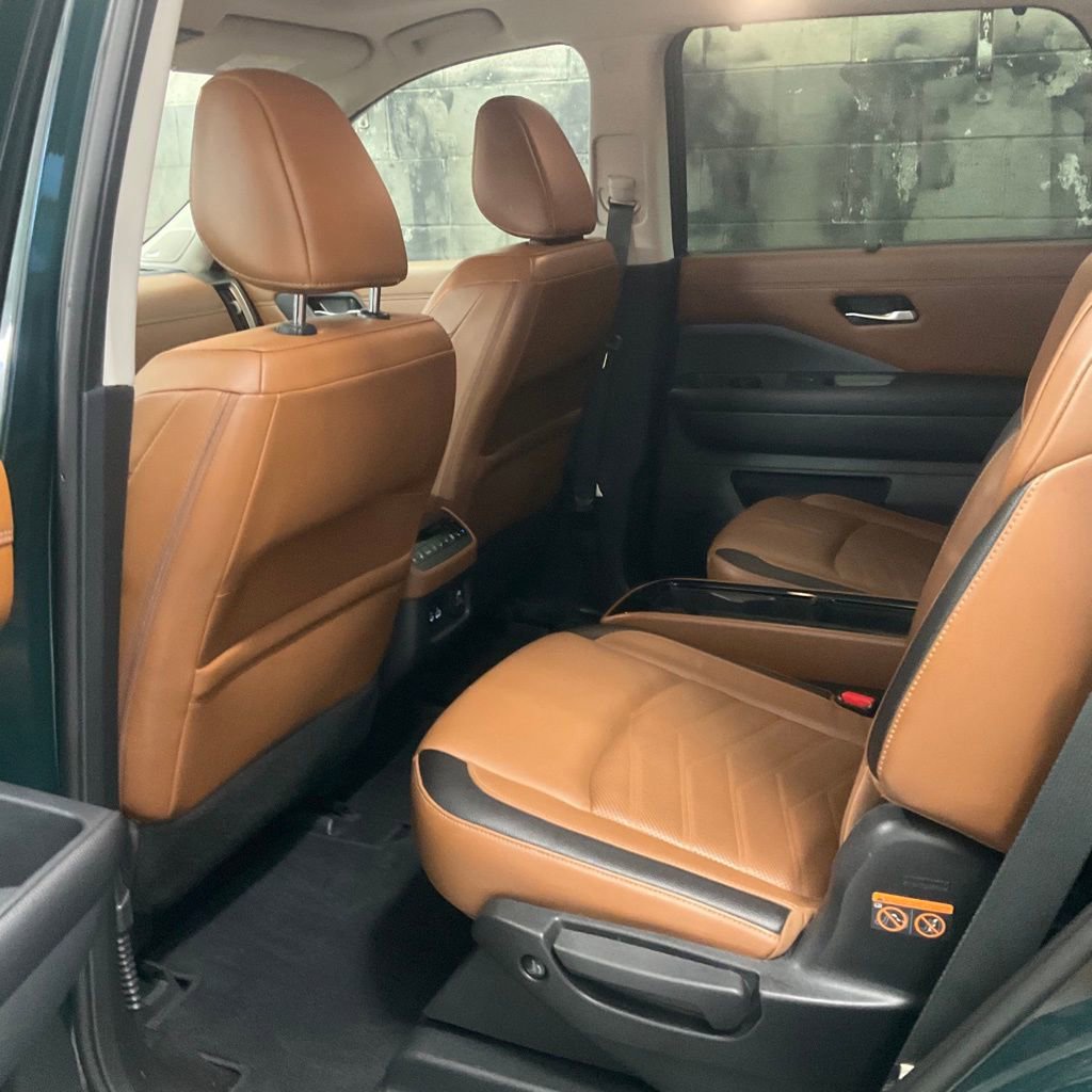 Used 2023 Nissan Pathfinder Platinum AWD/4WD image 27