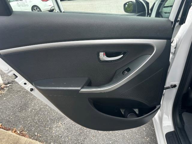 Used 2017 Hyundai Elantra GT image 27