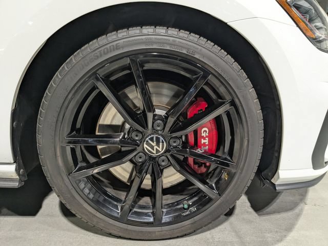 Used 2019 Volkswagen GTI SE FWD image 19