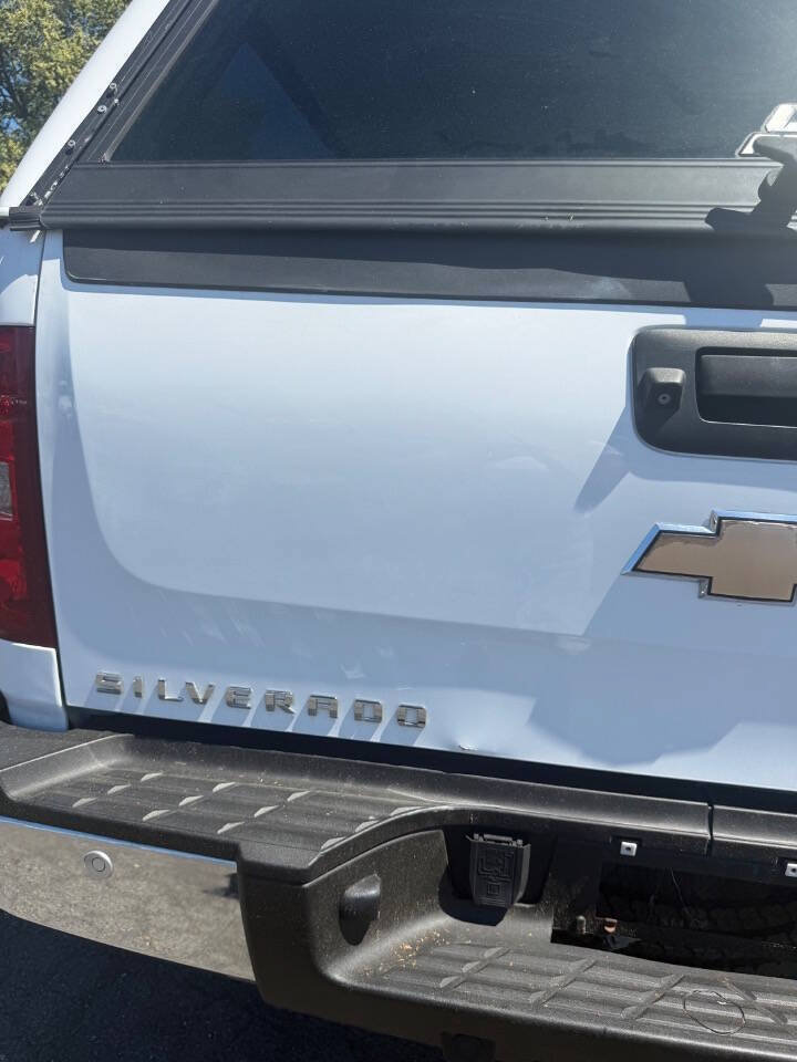 Used 2009 Chevrolet Silverado 2500 LTZ w/ Safety Package AWD/4WD image 20