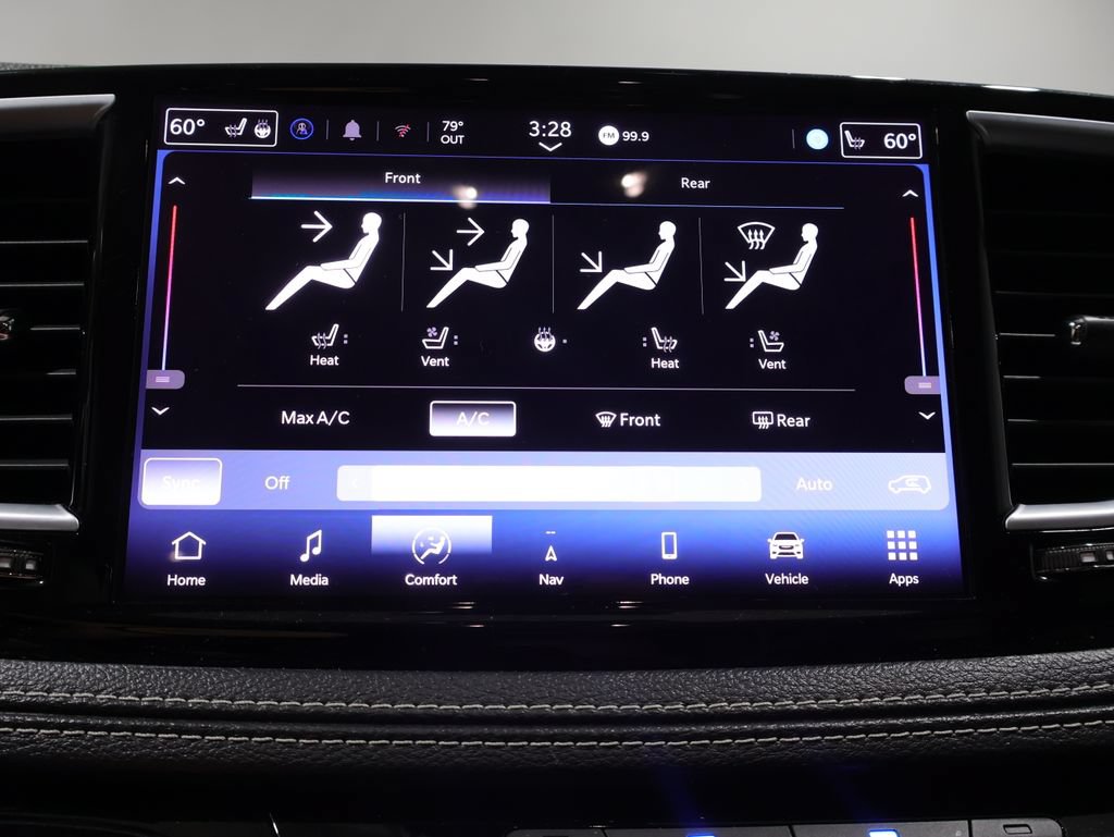 Certified 2024 Chrysler Pacifica Limited FWD image 33