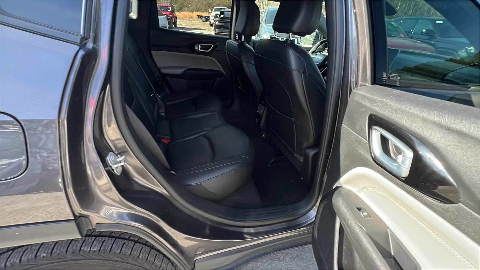 Used 2024 Jeep Compass Limited image 21