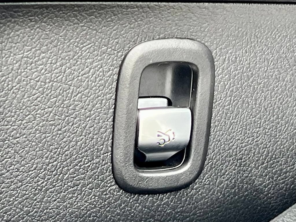 Certified 2023 Mercedes-Benz C 300 4MATIC Sedan image 32