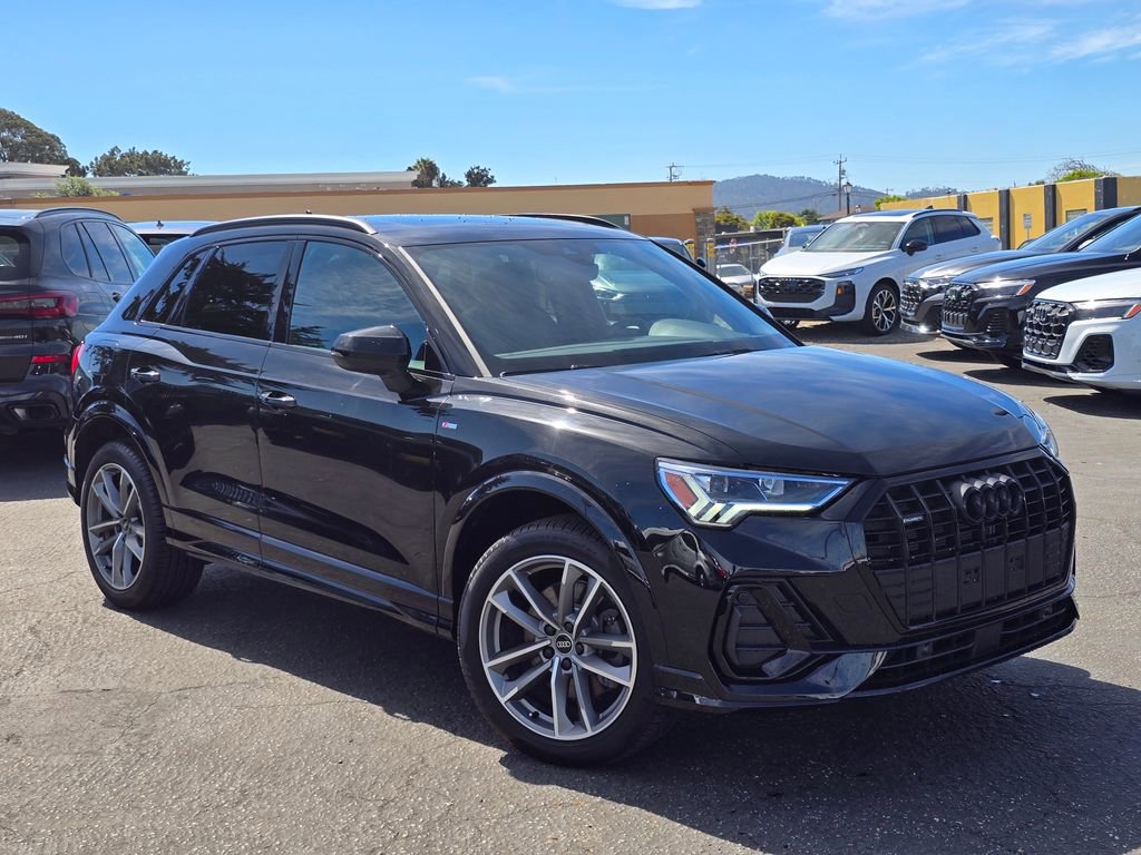 Used 2025 Audi Q3 2.0T Premium w/ Convenience Package image 1