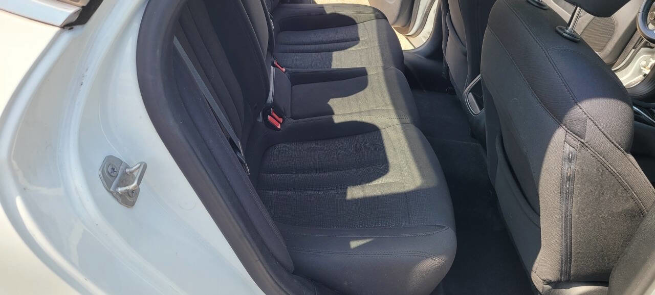 Used 2015 Chrysler 200 Limited w/ Convenience Group image 12