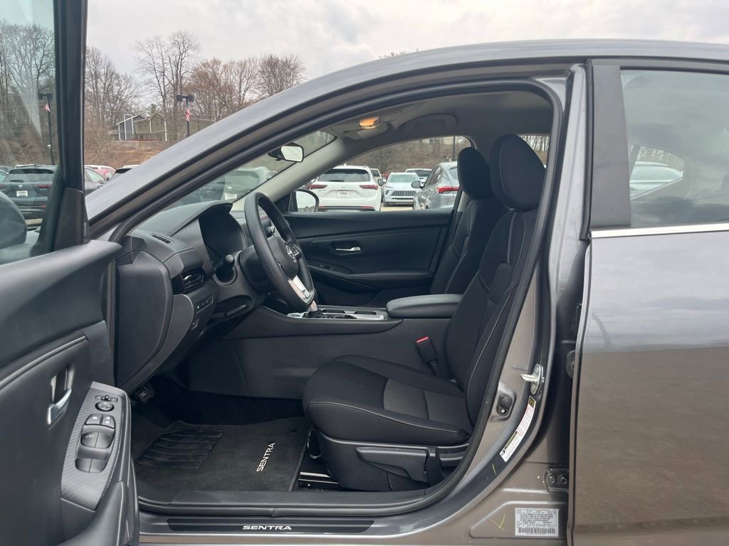 Used 2025 Nissan Sentra SV image 19