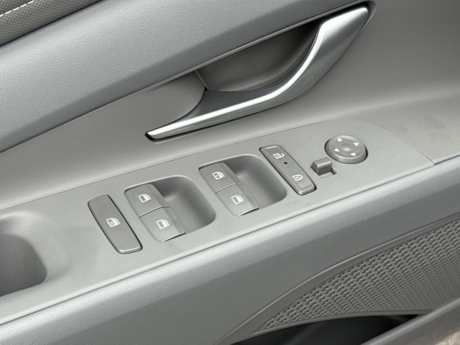 New 2026 Hyundai Elantra Sport FWD image 15
