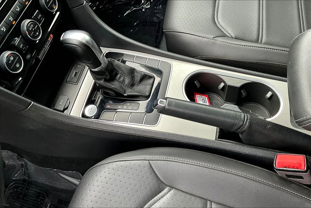 Used 2021 Volkswagen Passat 2.0T SE image 18