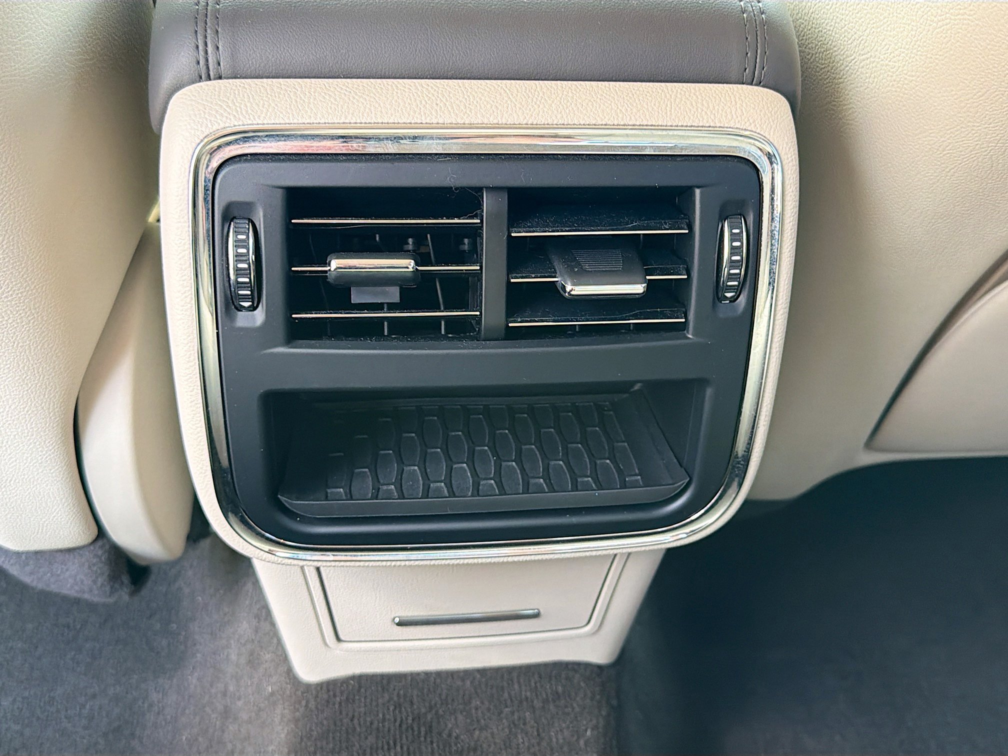 Used 2019 Lincoln Continental Select FWD image 26