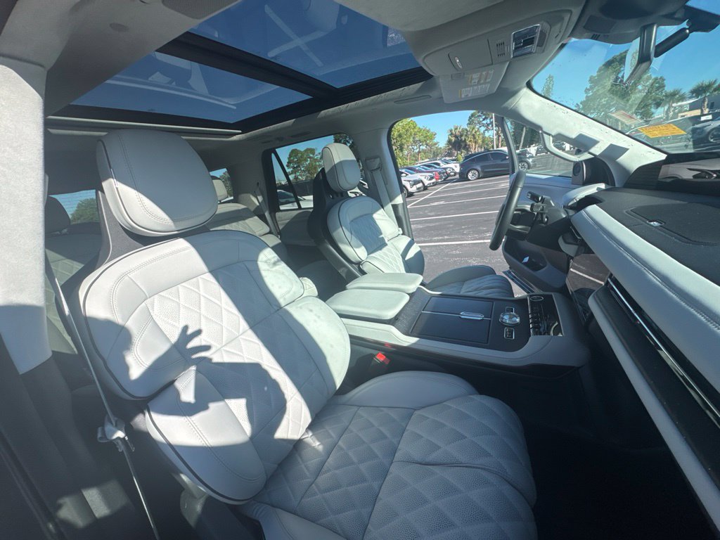 Used 2026 Lincoln Navigator Black Label w/ Black Label Special Edition AWD/4WD image 29