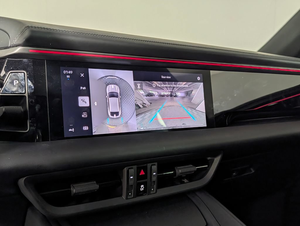 Certified 2025 Porsche Macan 4S Electric AWD/4WD image 29