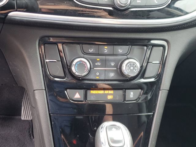 Used 2022 Buick Encore Preferred w/ Safety Package image 24