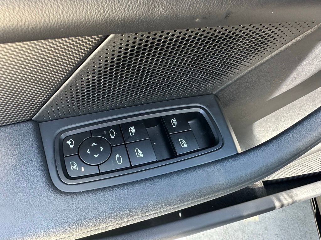 Certified 2025 Porsche Taycan 4S image 22