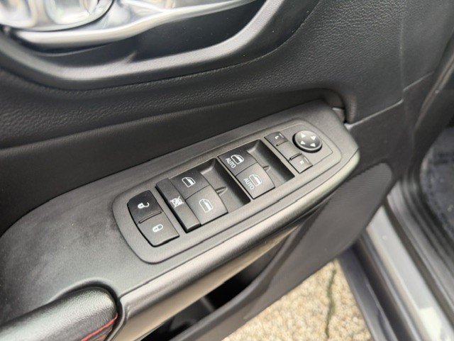 Used 2022 Jeep Cherokee Trailhawk w/ Sound & Nav Group AWD/4WD image 12