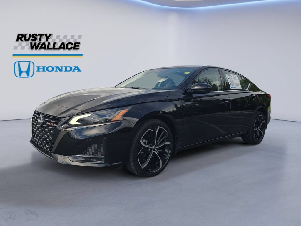 Used 2024 Nissan Altima 2.5 SR AWD/4WD image 1