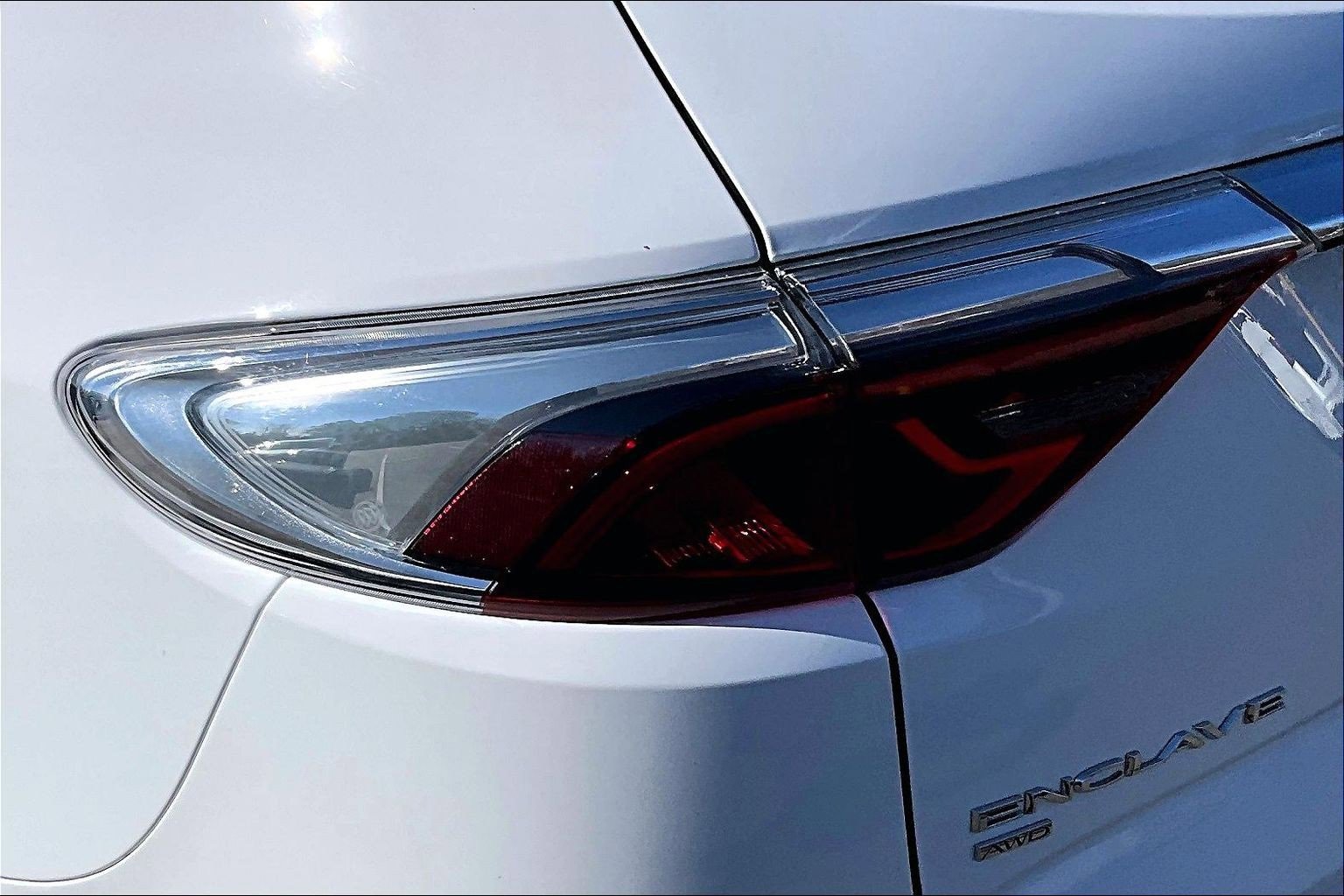 Used 2024 Buick Enclave Premium image 23