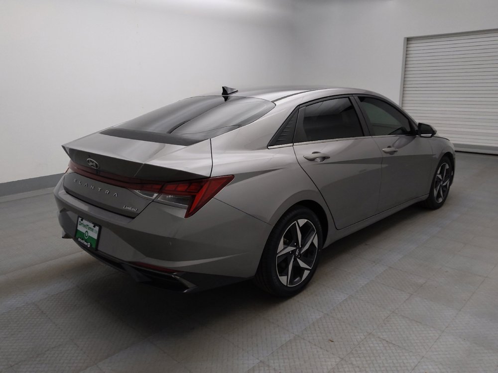 Used 2021 Hyundai Elantra Limited FWD image 9