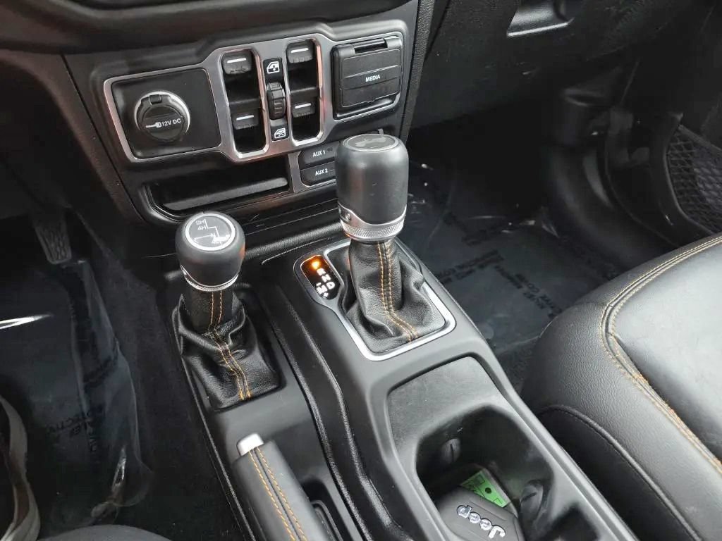 Used 2021 Jeep Wrangler Unlimited Sahara AWD/4WD image 30