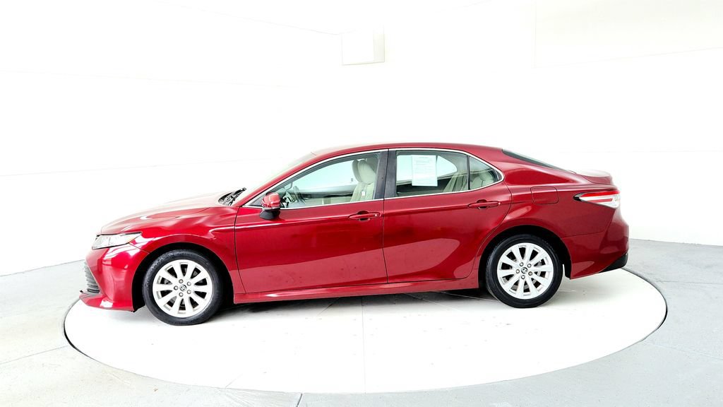 Certified 2018 Toyota Camry LE FWD image 3