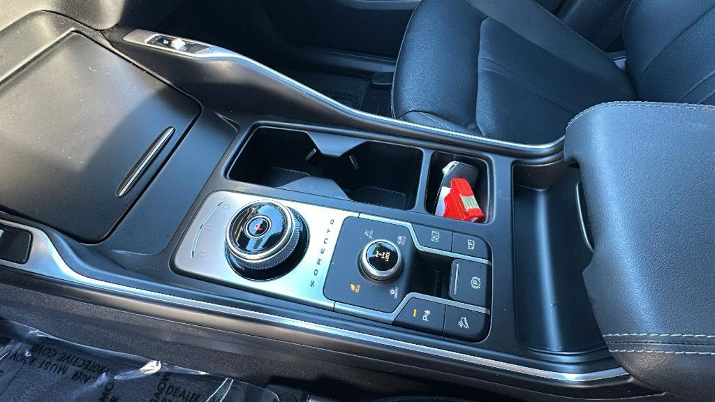 Used 2023 Kia Sorento EX image 13