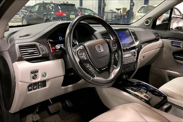 Used 2016 Honda Pilot Touring image 14