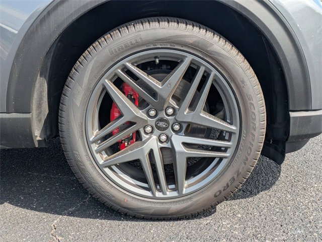 Used 2025 Ford Explorer ST-Line w/ ST-Line Street Pack image 11