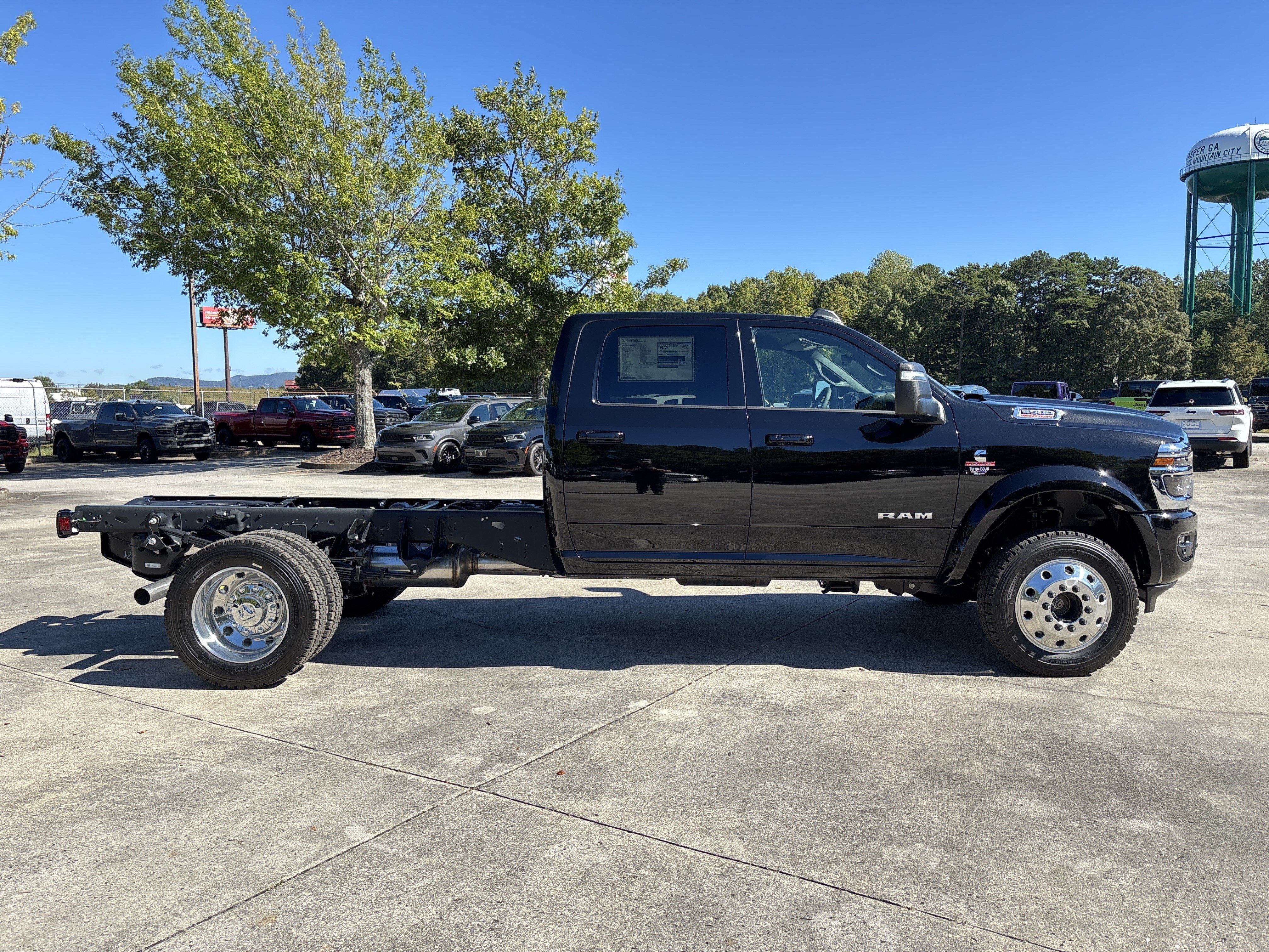 New 2027 RAM 5500 4x4 Crew Cab w/ Laramie Trim Package image 8