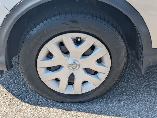 Used 2020 Nissan Rogue Sport S image 10