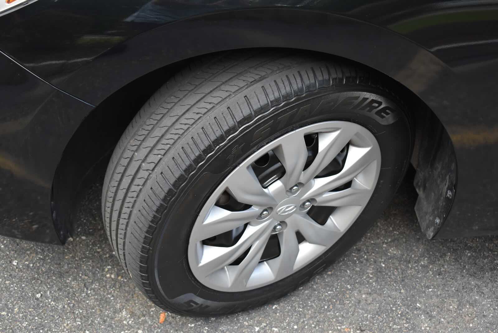 Used 2020 Hyundai Accent SE FWD image 31