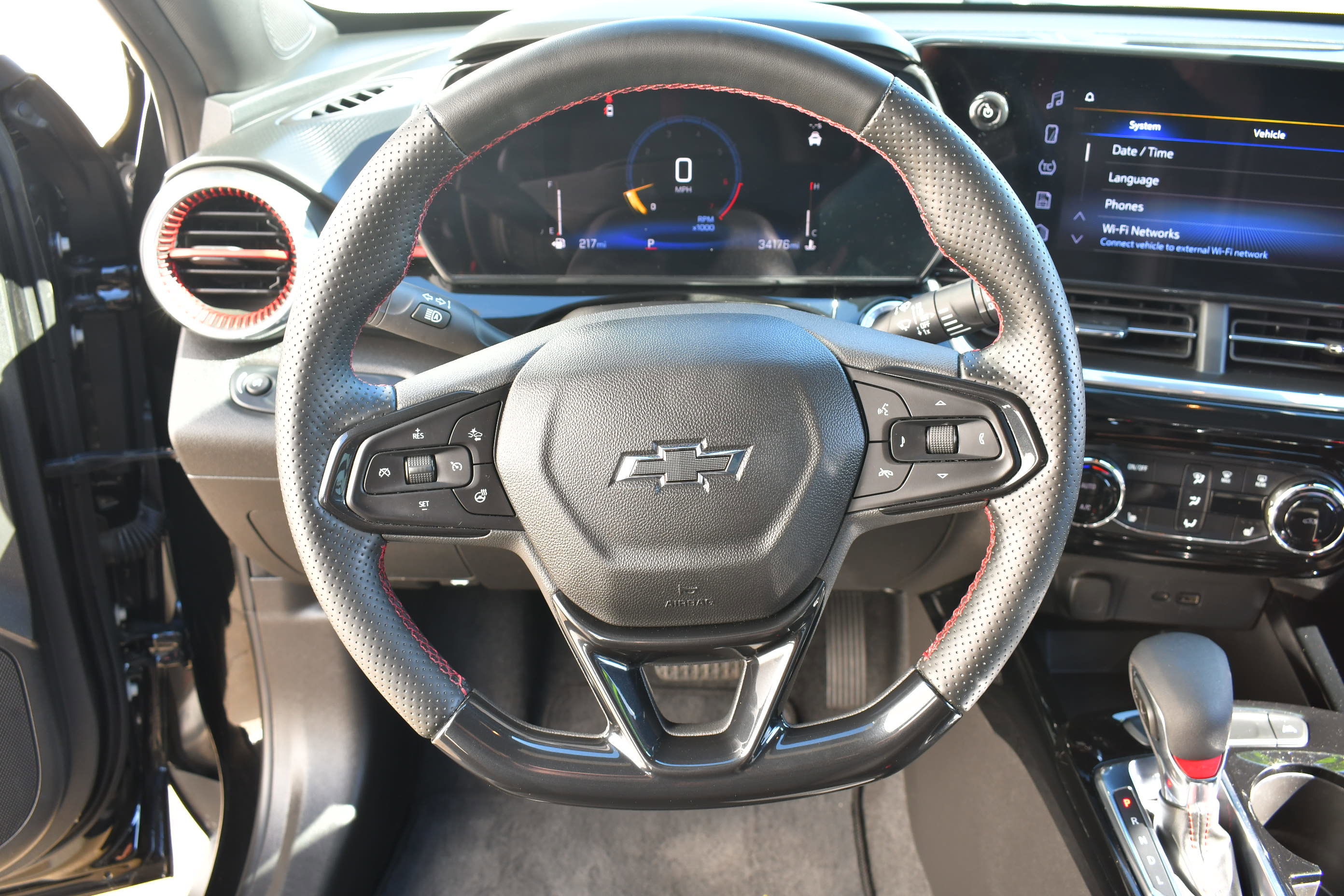 Used 2024 Chevrolet Trax RS w/ Driver Confidence Package image 16